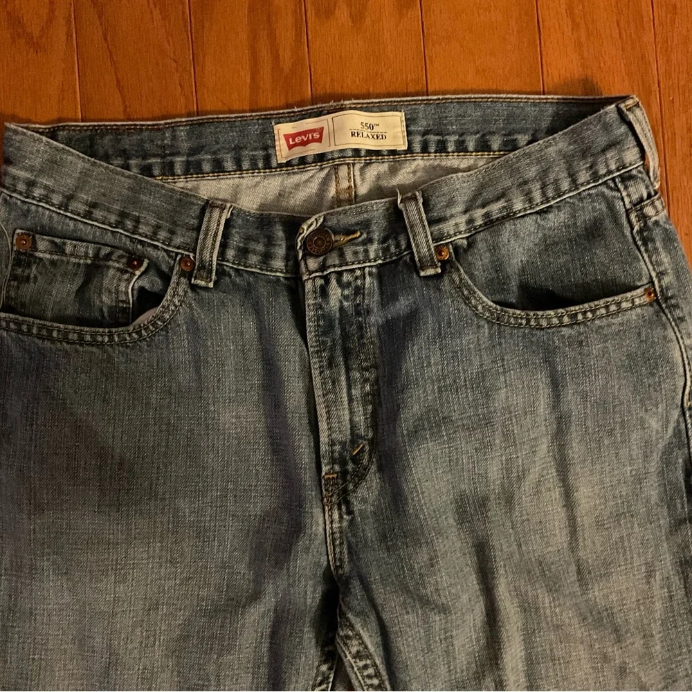 Levi’s 550 Relaxed Fit Zipper 🪰 Jeans!